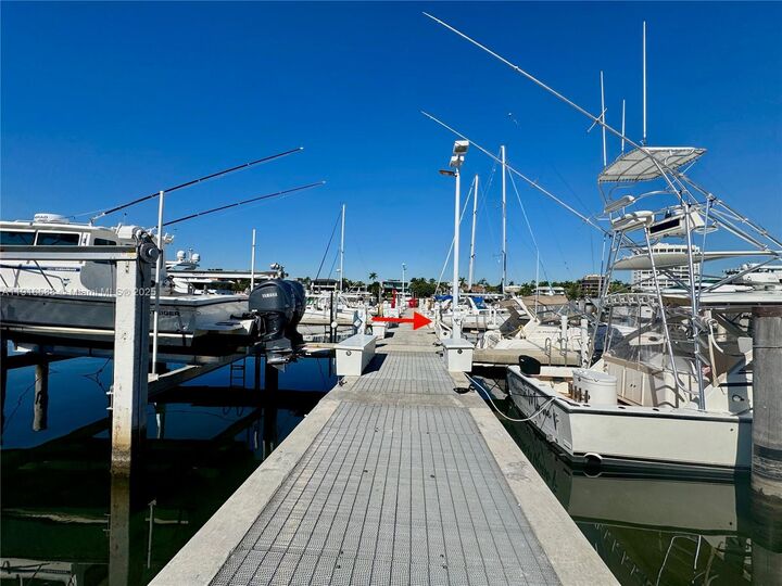 Property Photo: 4 Grove Isle Dr. #D-13 FL 33133