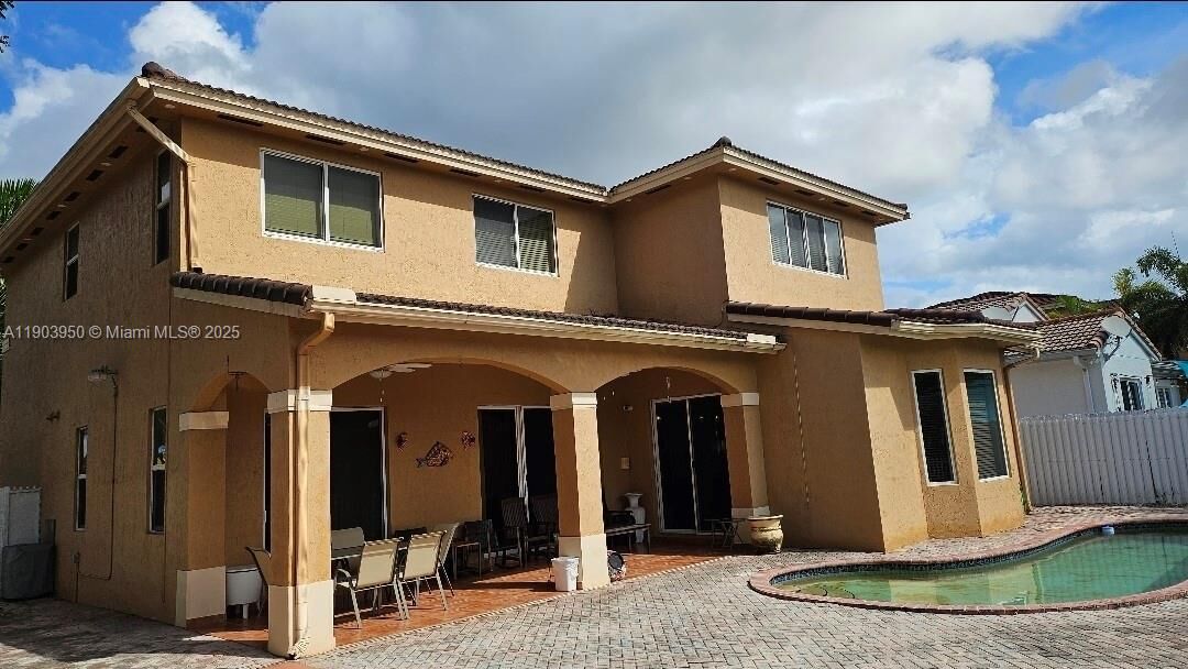 Property Photo: 16074 SW 62nd St FL 33193