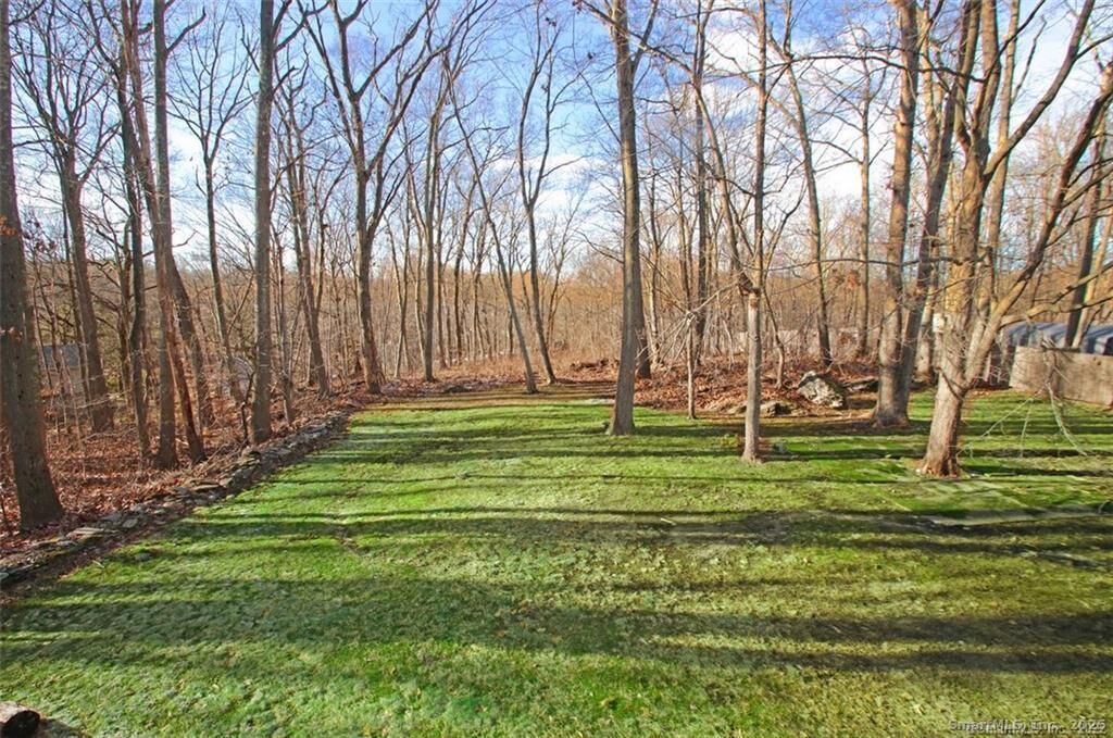 Property Photo:  27 Osborn Lane  CT 06468 