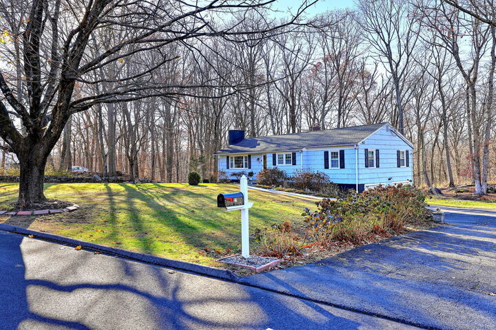 27 Osborn Lane  Monroe CT 06468 photo