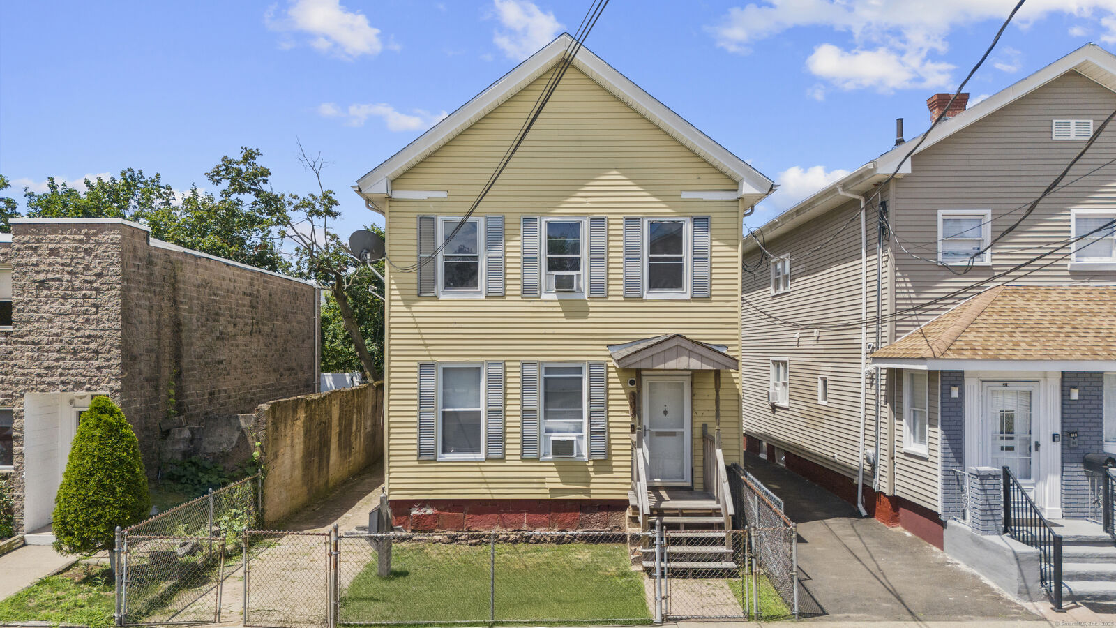 Property Photo:  308 Poplar Street  CT 06513 