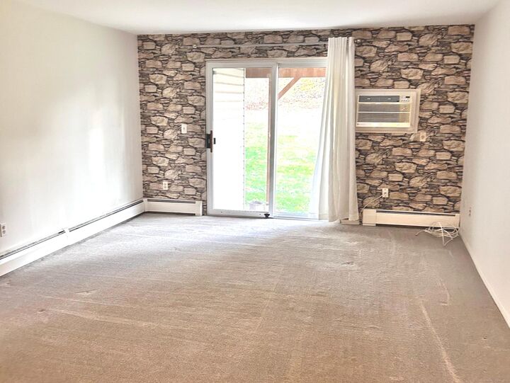 Property Photo:  4 Carillon Drive Apt B  CT 06067 