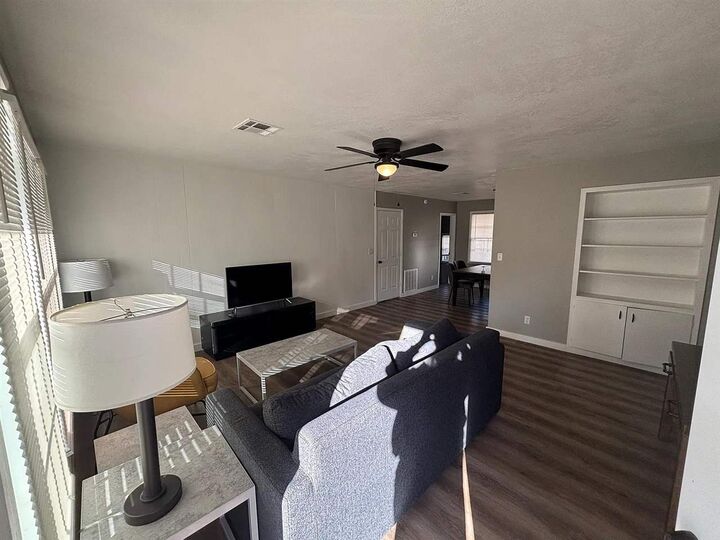 Property Photo: 823 S McFarland Street OK 74074