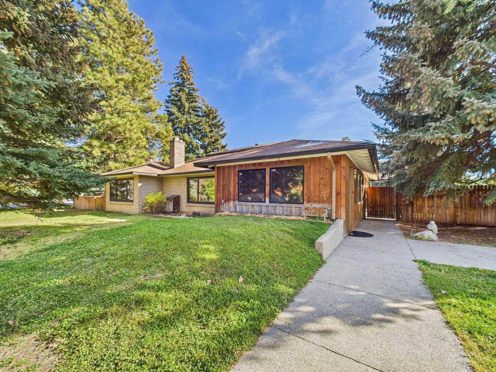 Property Photo:  320 E Pine St  ID 83333 