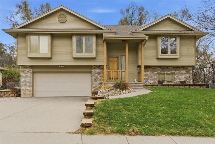 733 Parkwild Drive  Council Bluffs IA 51503 photo