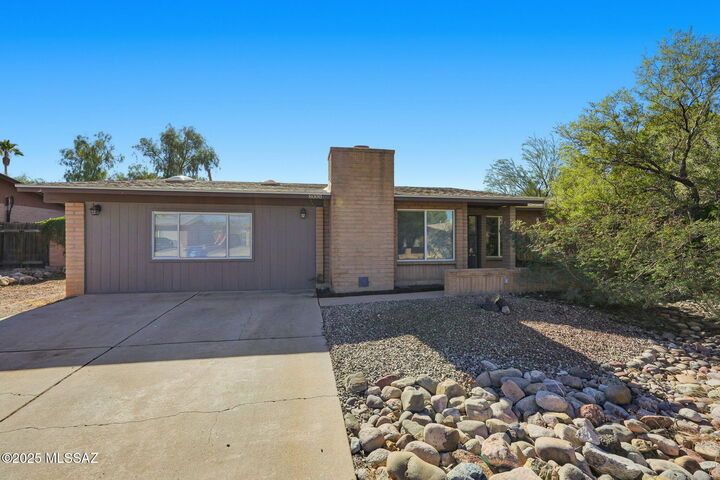 Property Photo: 8000 E Tulip Tree Street AZ 85730