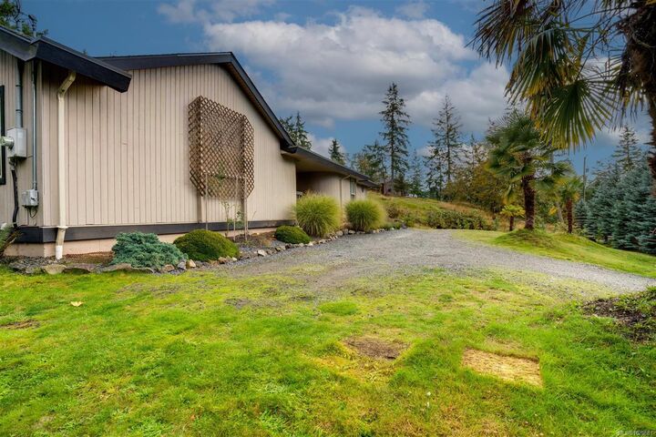 Property Photo: 2310 Garry Oak Dr BC V9P 9G1