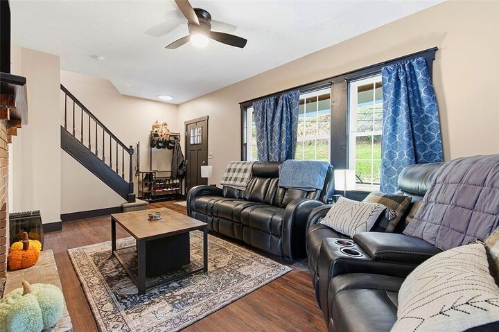 Property Photo:  212 Parkfield St  PA 15210 