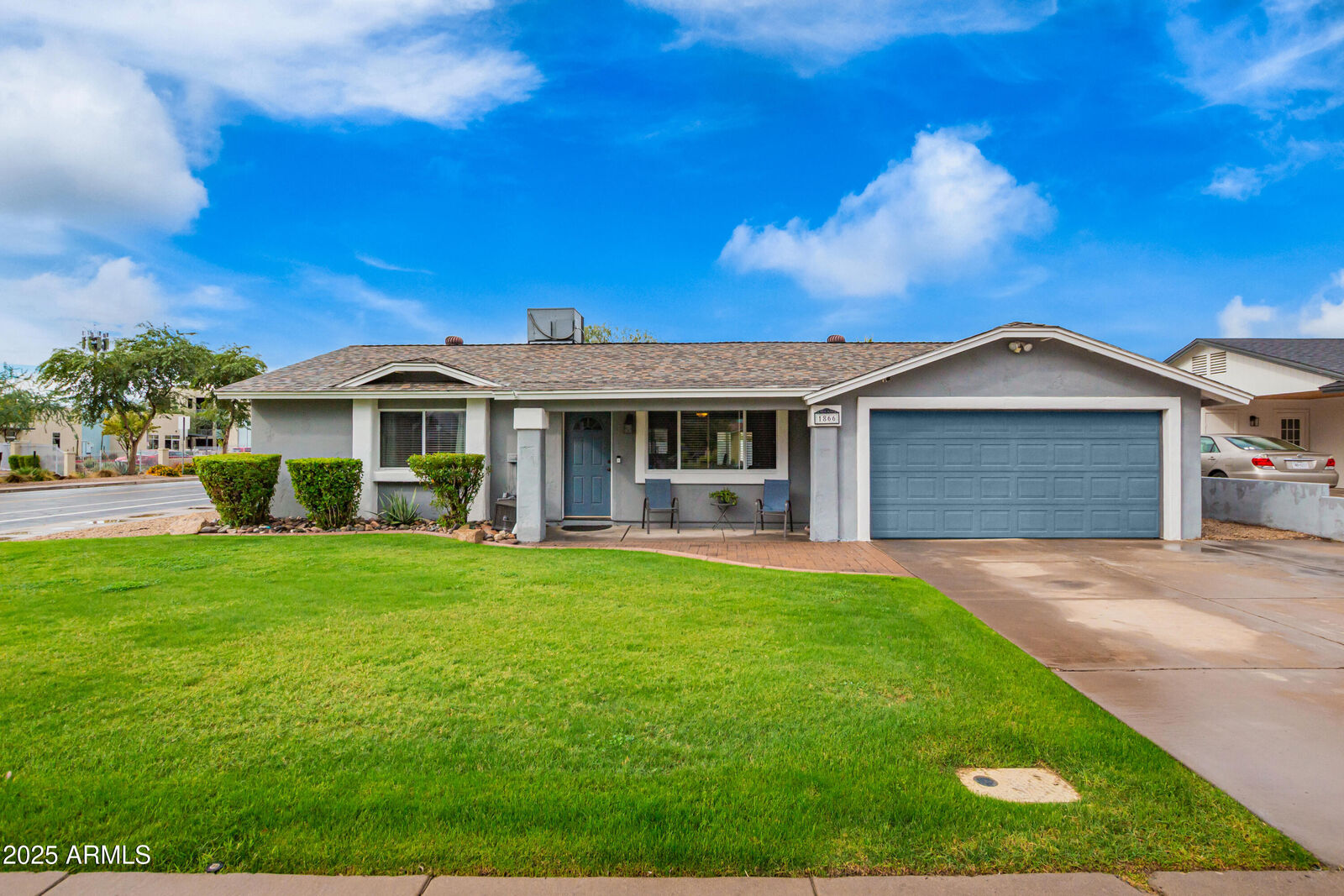 Property Photo: 1866 S 24th Street AZ 85204