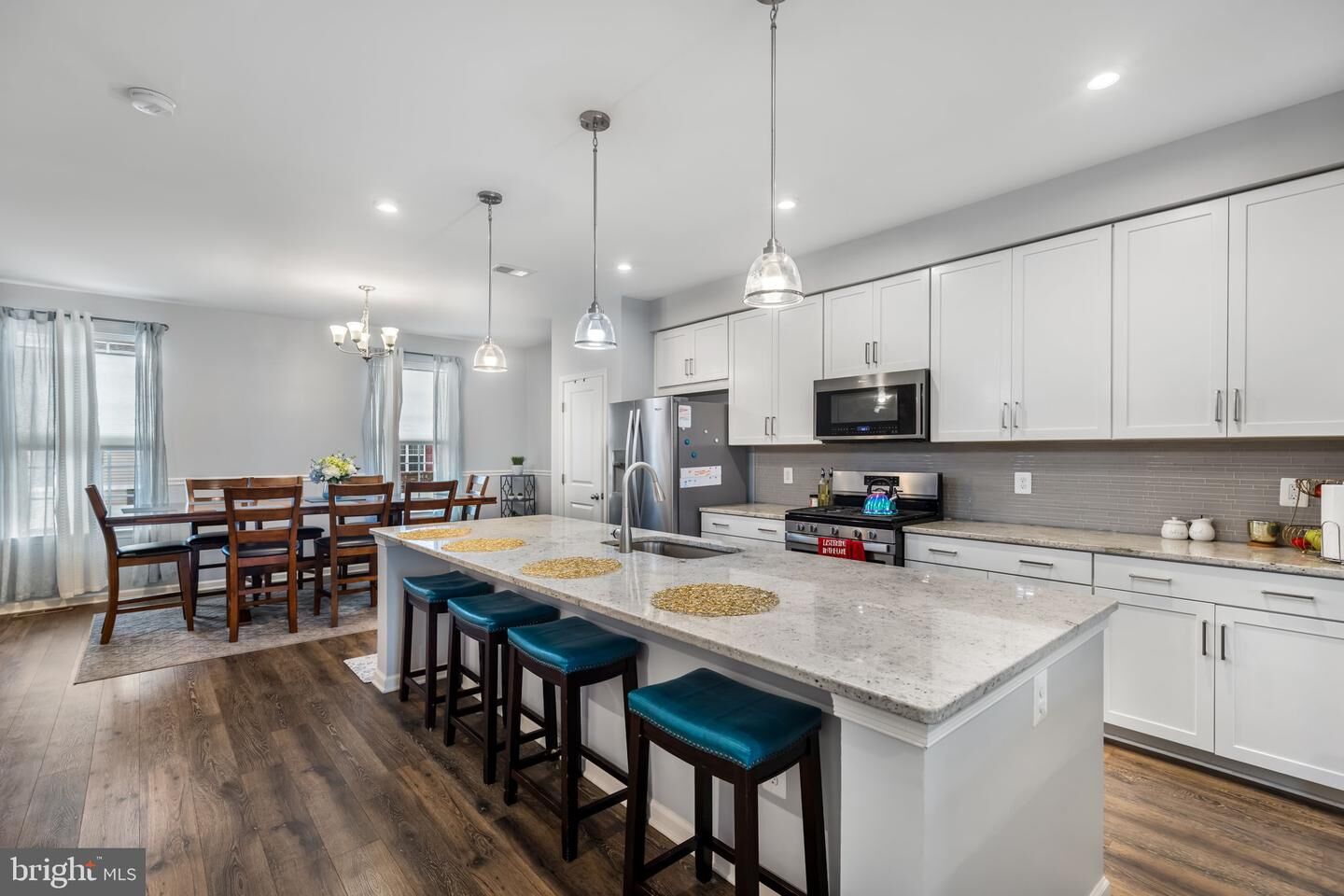 Property Photo:  1592 Dorothy Lane  VA 22191 