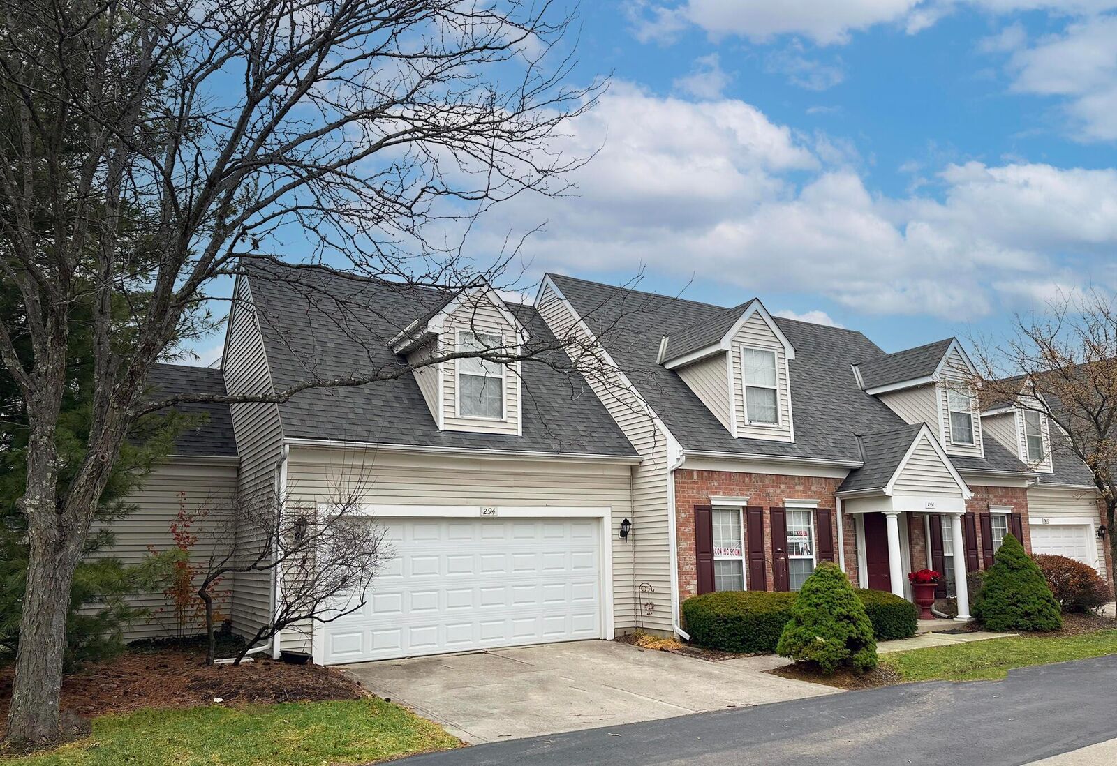 Property Photo: 294 Lazelle Place Lane OH 43035