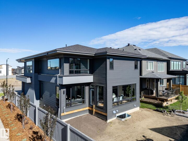 Property Photo: 6703 Knox Crest SW AB T6W 4Z9