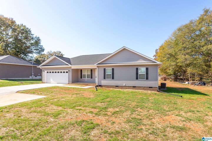 Property Photo: 1569 Alexandria Wellington Road AL 36250