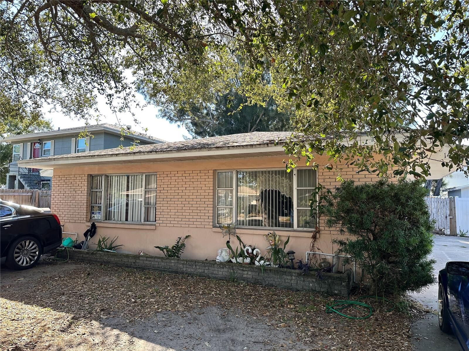 Property Photo:  1487 Laura Street  FL 33755 
