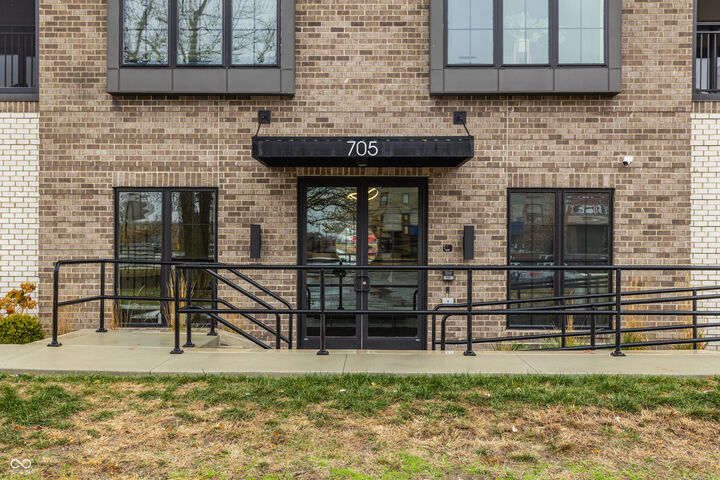 Property Photo: 705 Livingstone Drive Suite 210 IN 46032