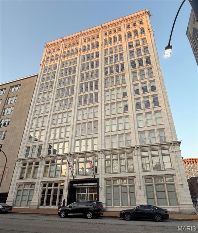 Property Photo:  1501 Locust Street 201  MO 63103 