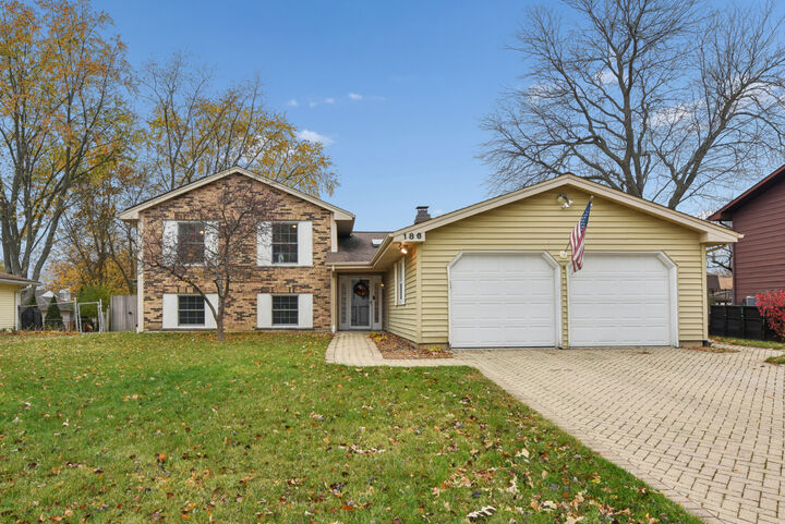 Property Photo: 186 Ivy Lane IL 60108