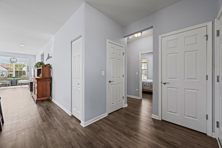 Property Photo: 460 Mahogany Drive IL 60102