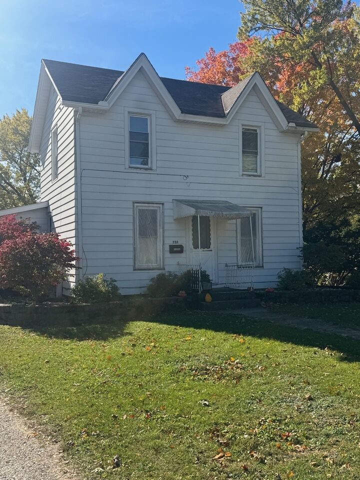 Property Photo: 737 E Grant Highway IL 60152