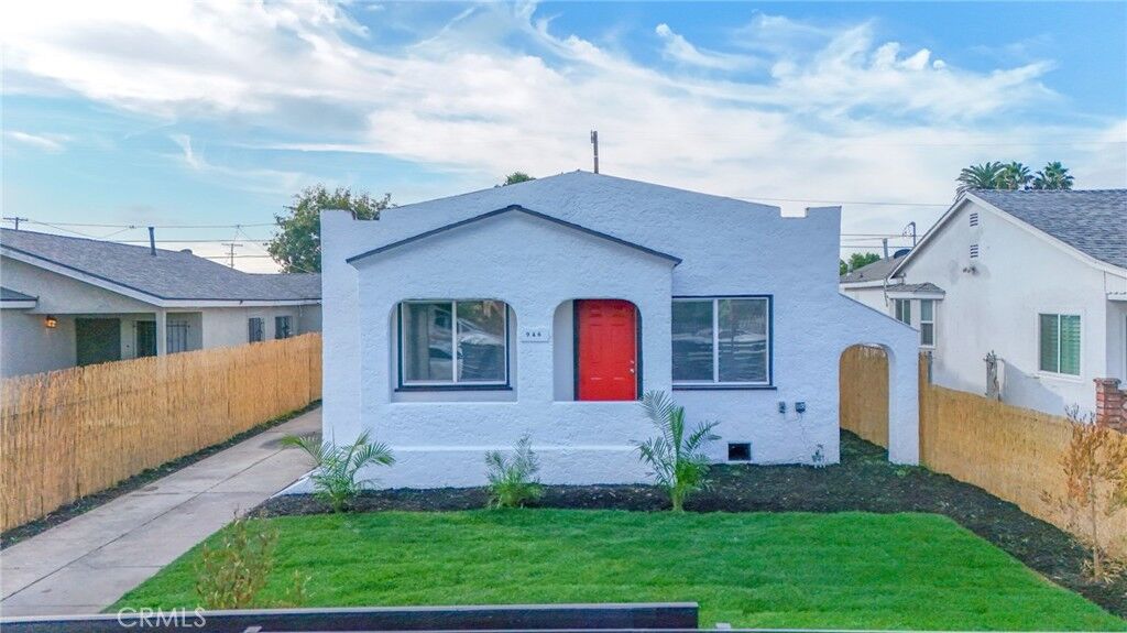 Property Photo:  946 E 104th  CA 90002 