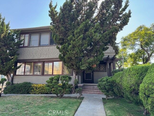 Property Photo:  325 S Los Robles Avenue  CA 91101 