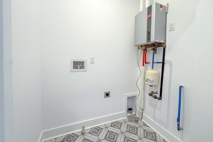 Property Photo:  2213 18th Ave N  TN 37208 