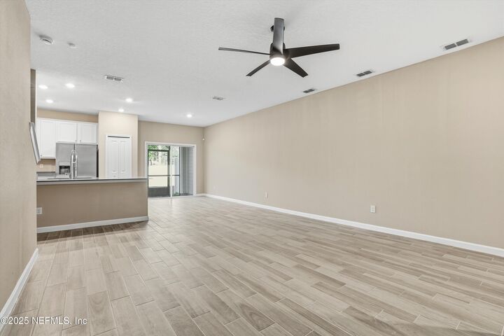 Property Photo: 2595 Sandy Dune Drive FL 32233