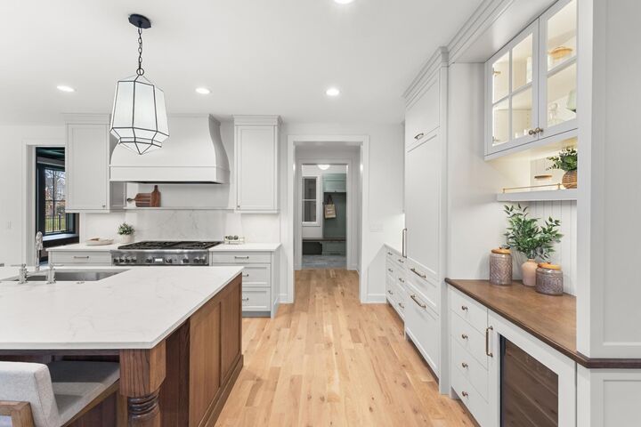 Property Photo:  734 Shawnee Woods Road  MN 55340 