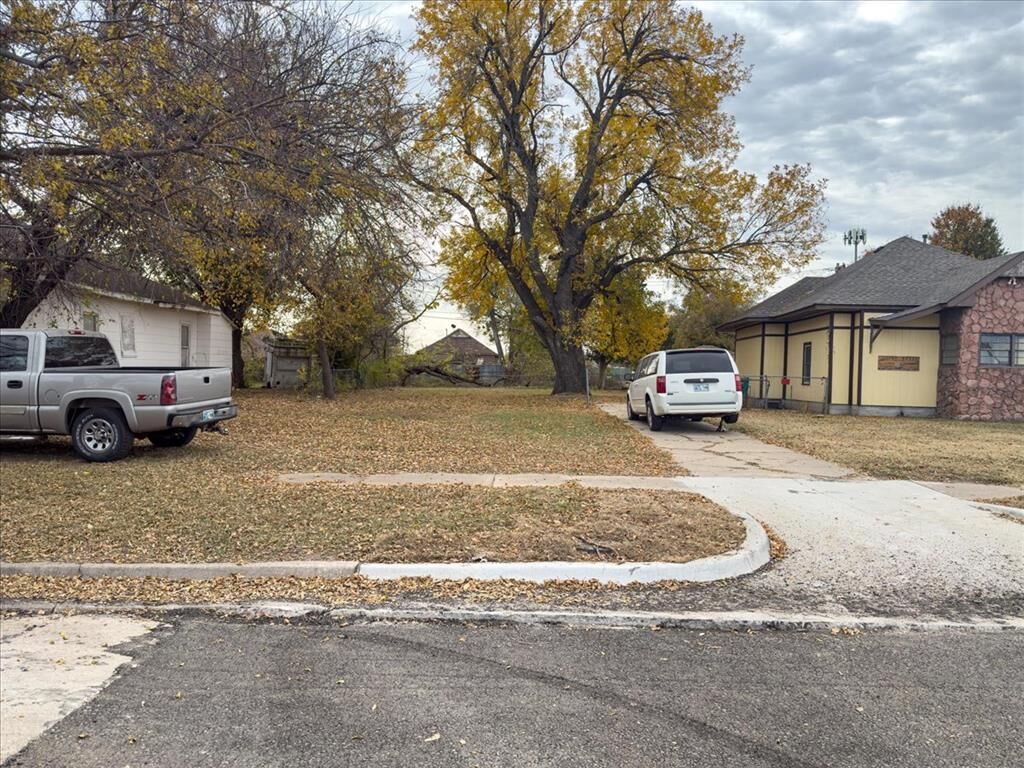Property Photo: 916 NW 95th Street OK 73114