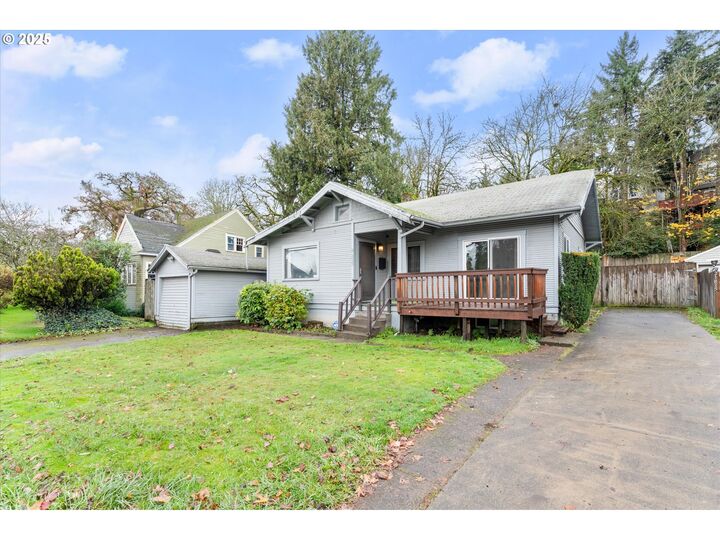 21835 Willamette Dr  West Linn OR 97068 photo