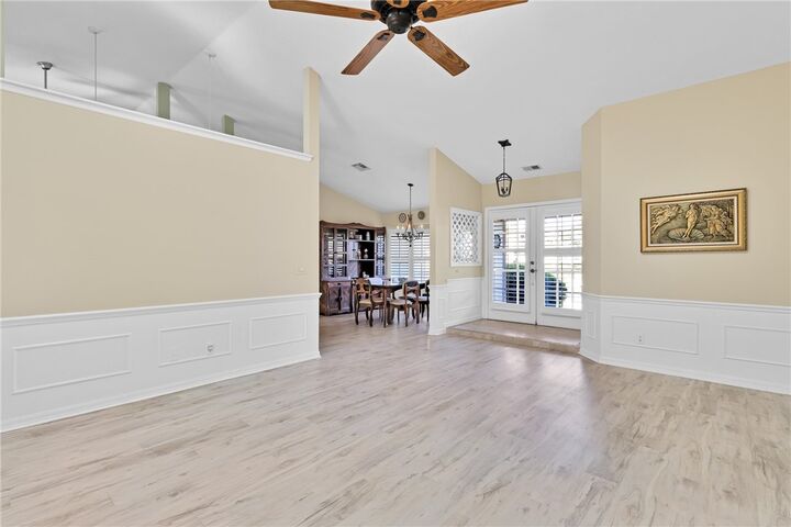 Property Photo:  635 Fox Run SW  FL 32962 