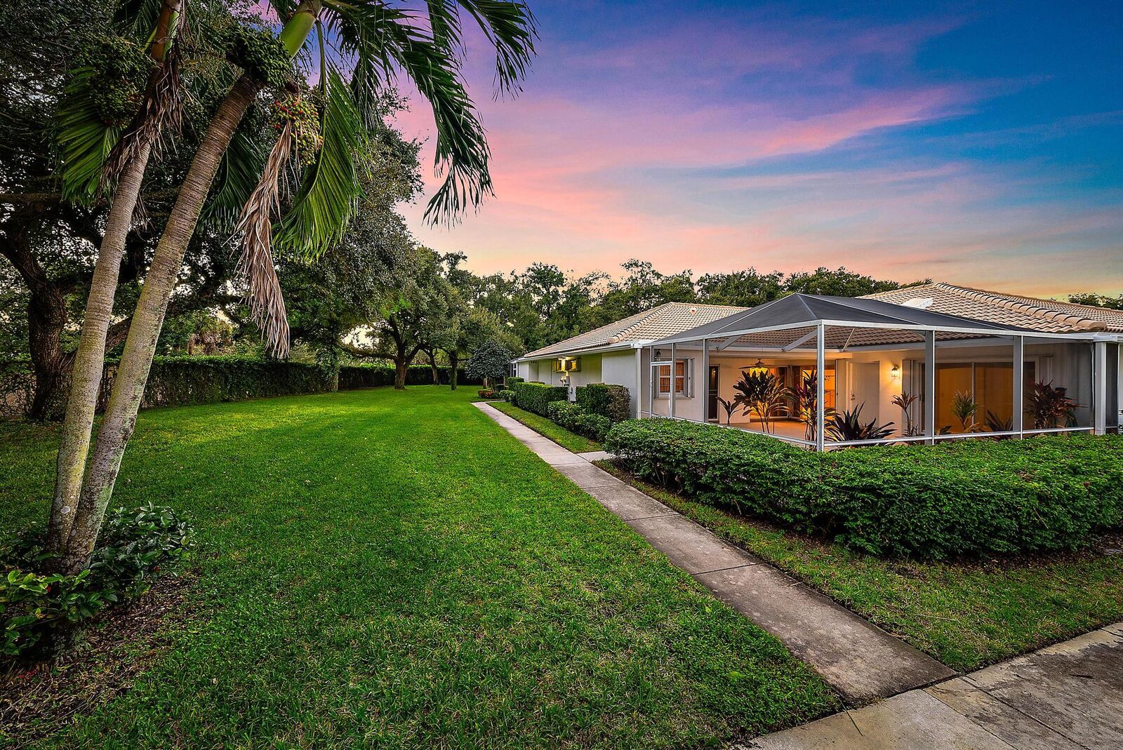 Property Photo:  8803 Chapman Oak Court  FL 33410 