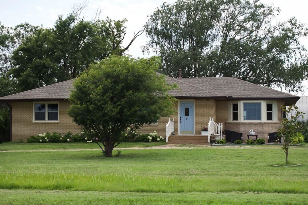 Property Photo: 631 S Maize Rd KS 67152