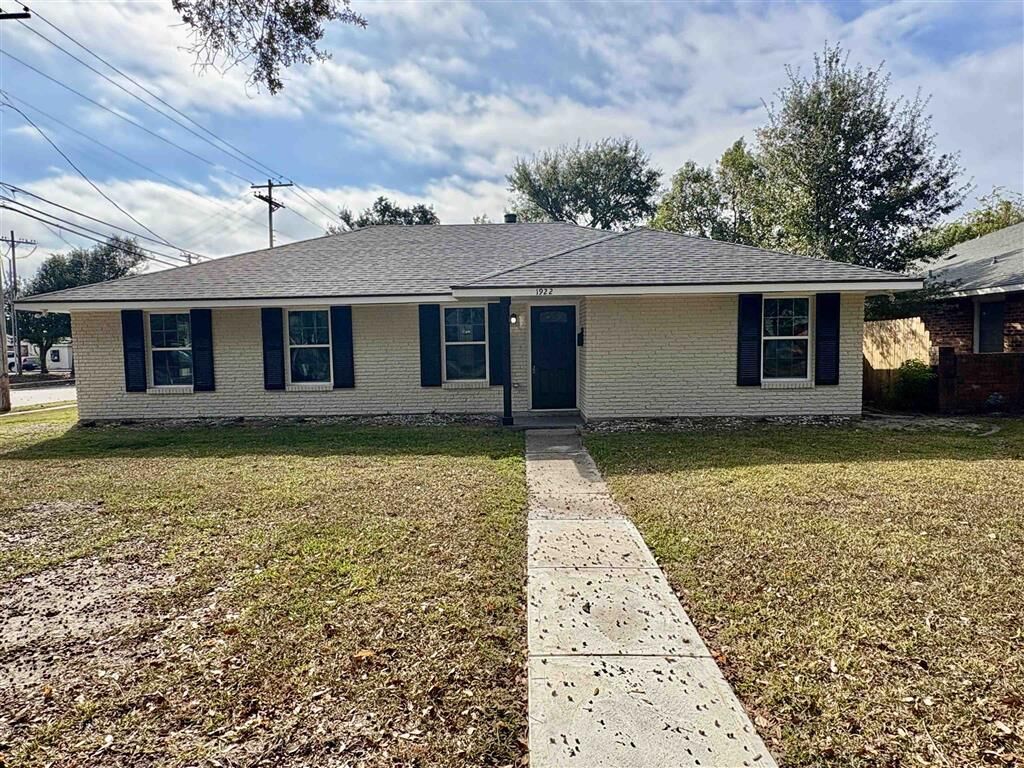 Property Photo:  1922 19th St Street  LA 70601 