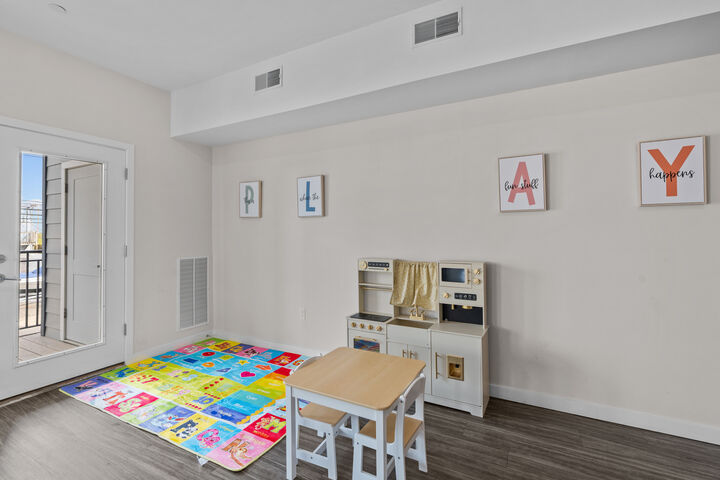 Property Photo:  71 Connecticut Avenue 204  CT 06850 