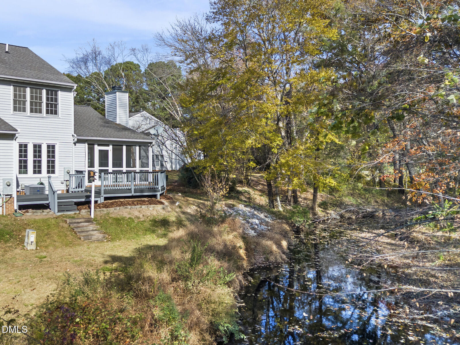 Property Photo:  113 Breakers Place  NC 27511 