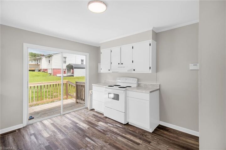 Property Photo: 305 Short Avenue NC 27025