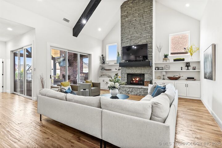 Property Photo:  406 N 84th Place  OK 74014 