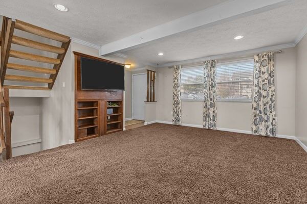 Property Photo:  760 Wheatland Cir  PA 15017 