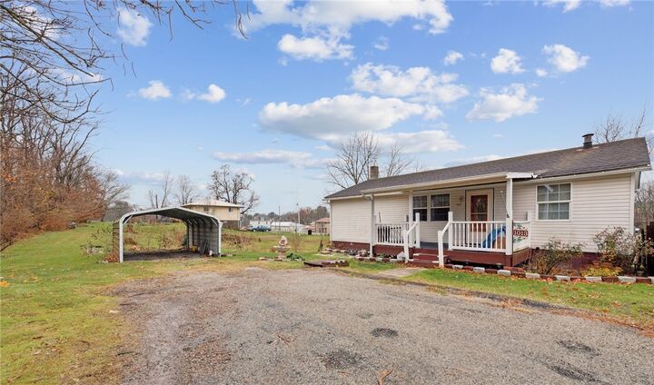 Property Photo:  1013 Franklin St  PA 15683 