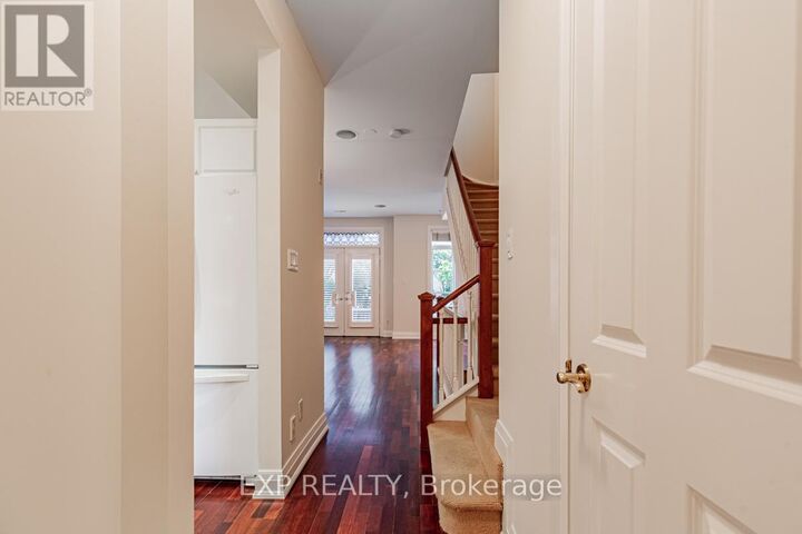 Property Photo: 37 Shaftesbury Avenue ON M4T 3B3