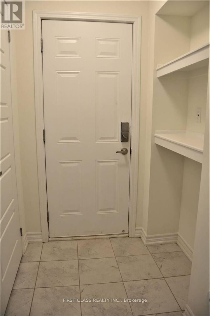 Property Photo:  944 Balsam Court  ON L9E 1R6 