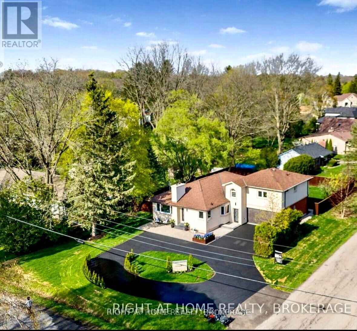 Property Photo: 347 Mapledene Drive Lower ON L9G 2K3