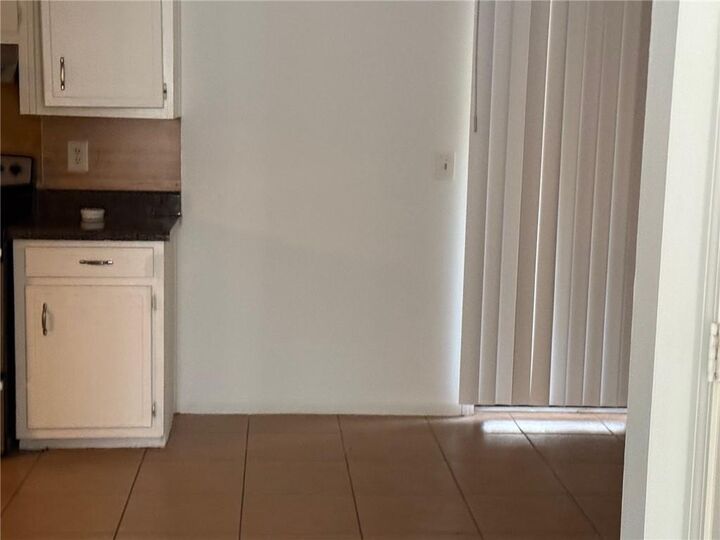 Property Photo:  1736 Salem Woods Drive SE B  GA 30013 