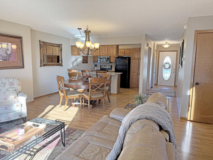 Property Photo:  3806 Montreal Street N  ND 58503 