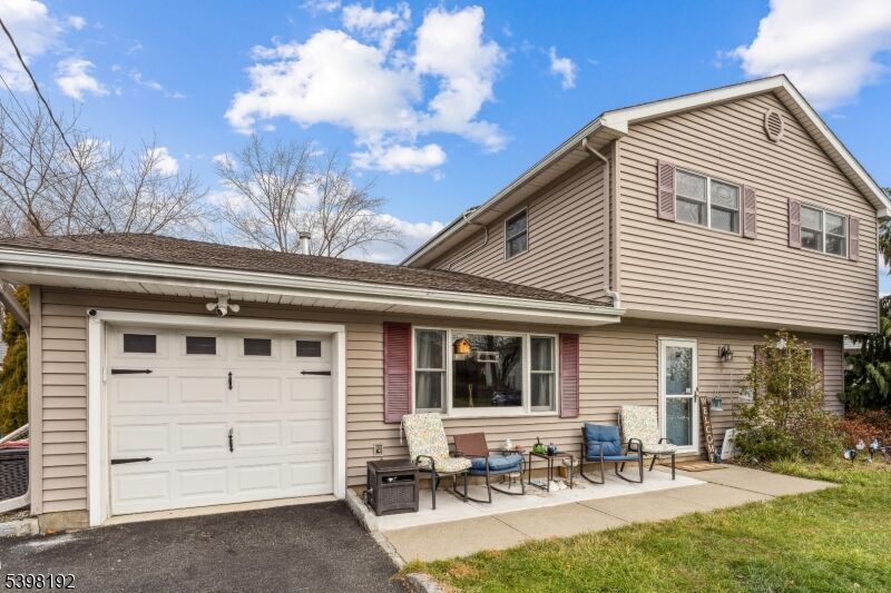 Property Photo:  7 Overbrook Rd  NJ 07836 
