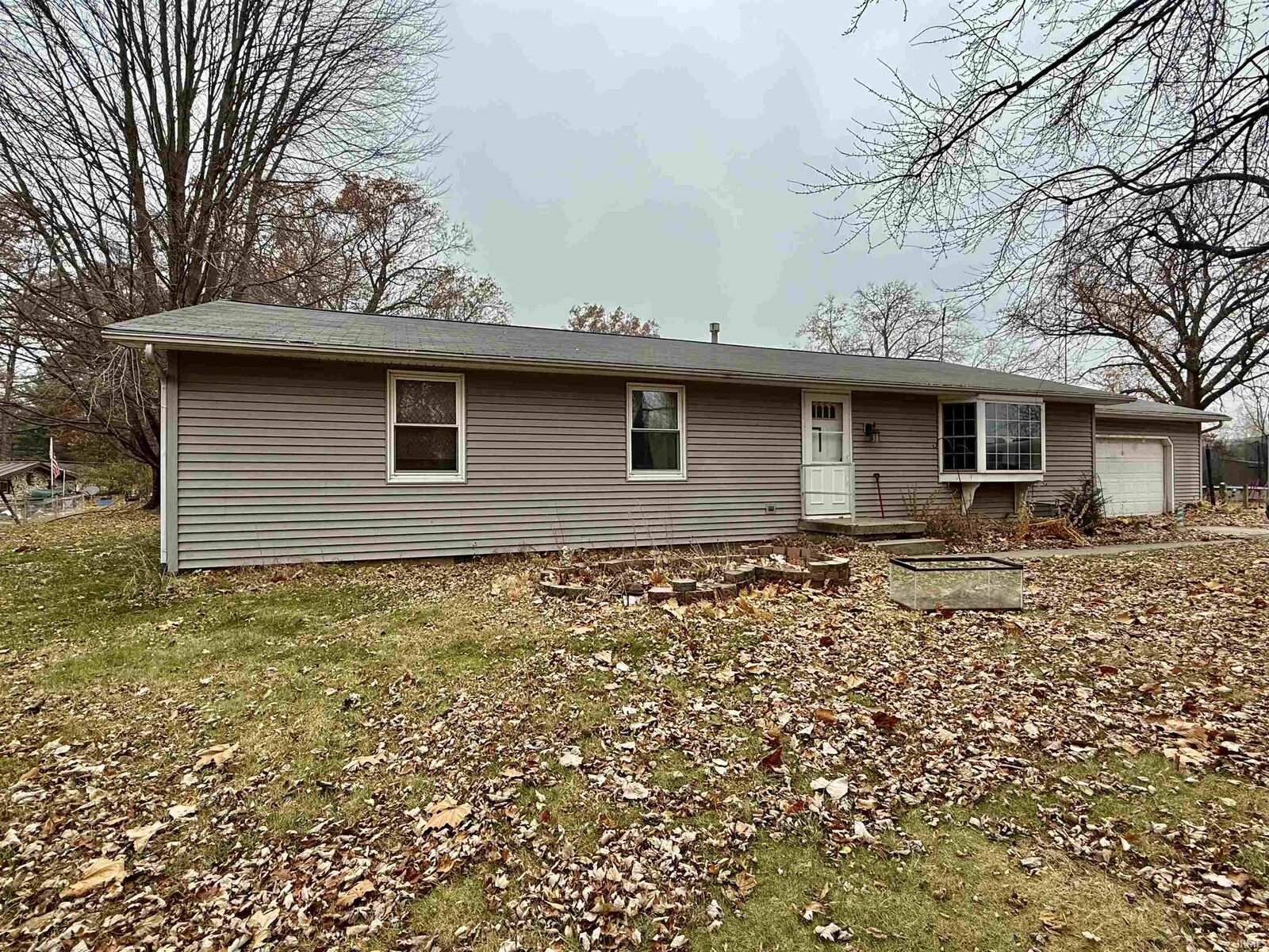 Property Photo:  11830 N Acorn Drive  IN 46567 