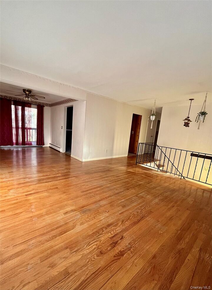 Property Photo:  5 Cayuga Drive  NY 12590 