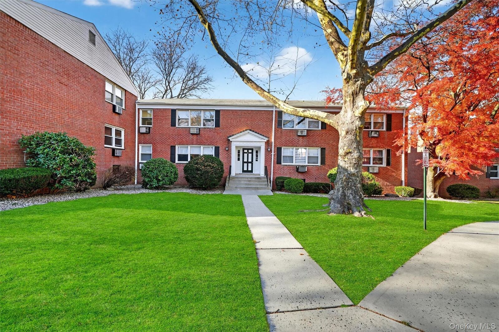 Property Photo: 5 Oxford Court 7815 NY 10901