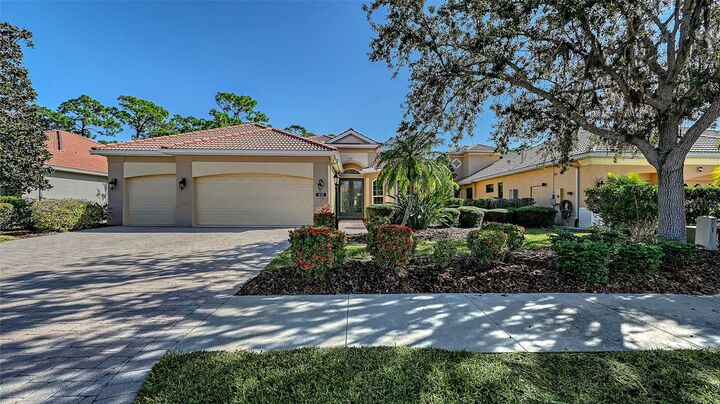 Property Photo: 640 Crane Prairie Way FL 34229
